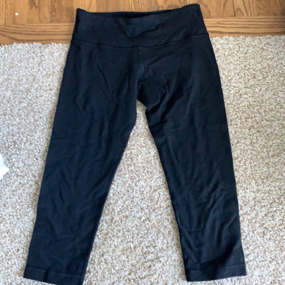 Lululemon Capri black pants!